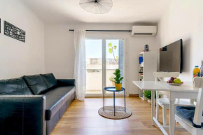 Appartement entièrement rénové, ensoleillé, à 3mn de la Gare St Charles, avec la vue sur Notre-Dame de la Garde